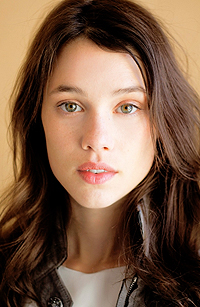 Astrid Berges-Frisbey lato