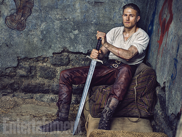 King-Arthur-Charlie-Hunnam-1374-09