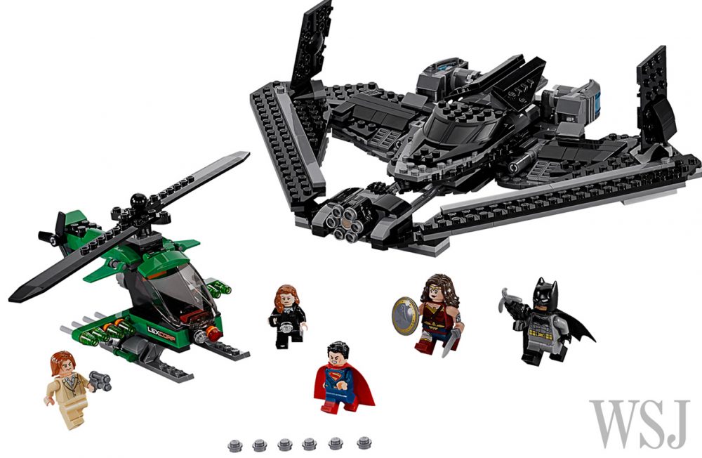 The Sky-High Battle, 516 pezzi, minifigure di Lois Lane, Lex Luthor, Batman, Superman e Wonder Woman