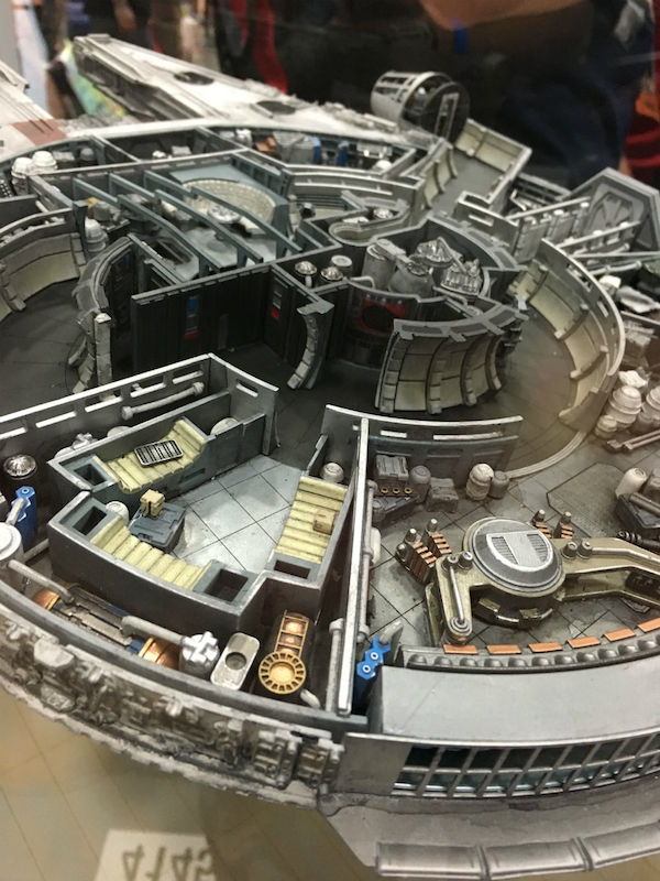 Millennium Falcon QMx 6