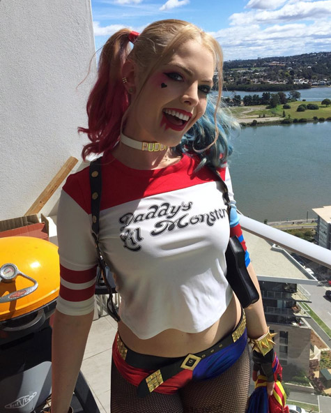 harley-quinn-cosplayer