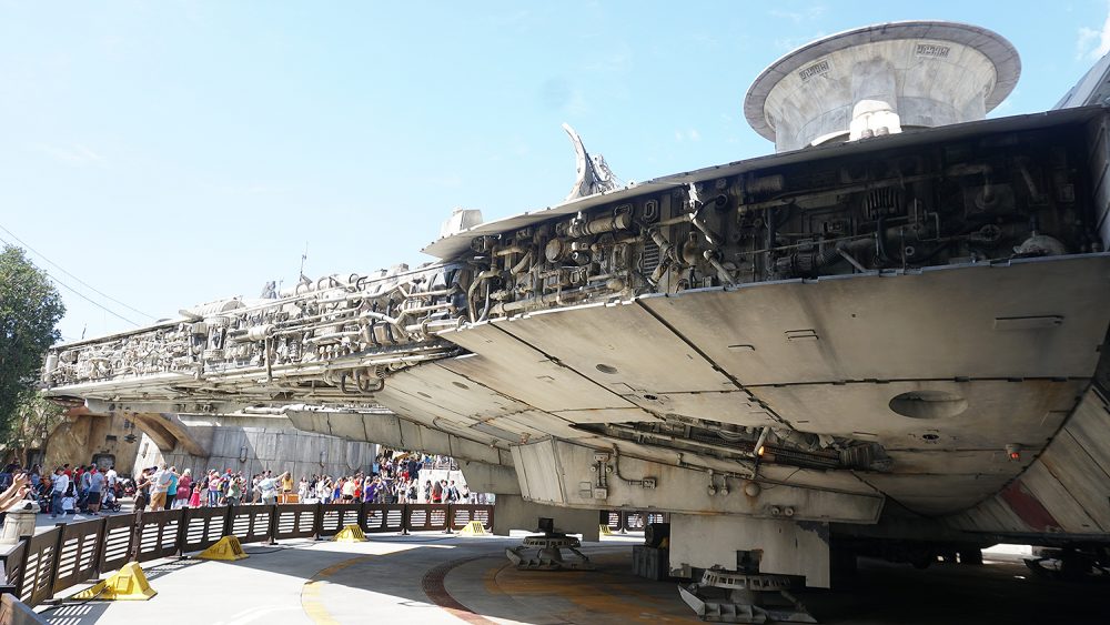 galaxy's edge millennium falcon