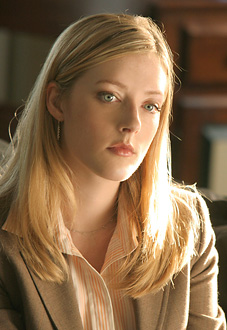 Close-Jennifer-Finnigan3