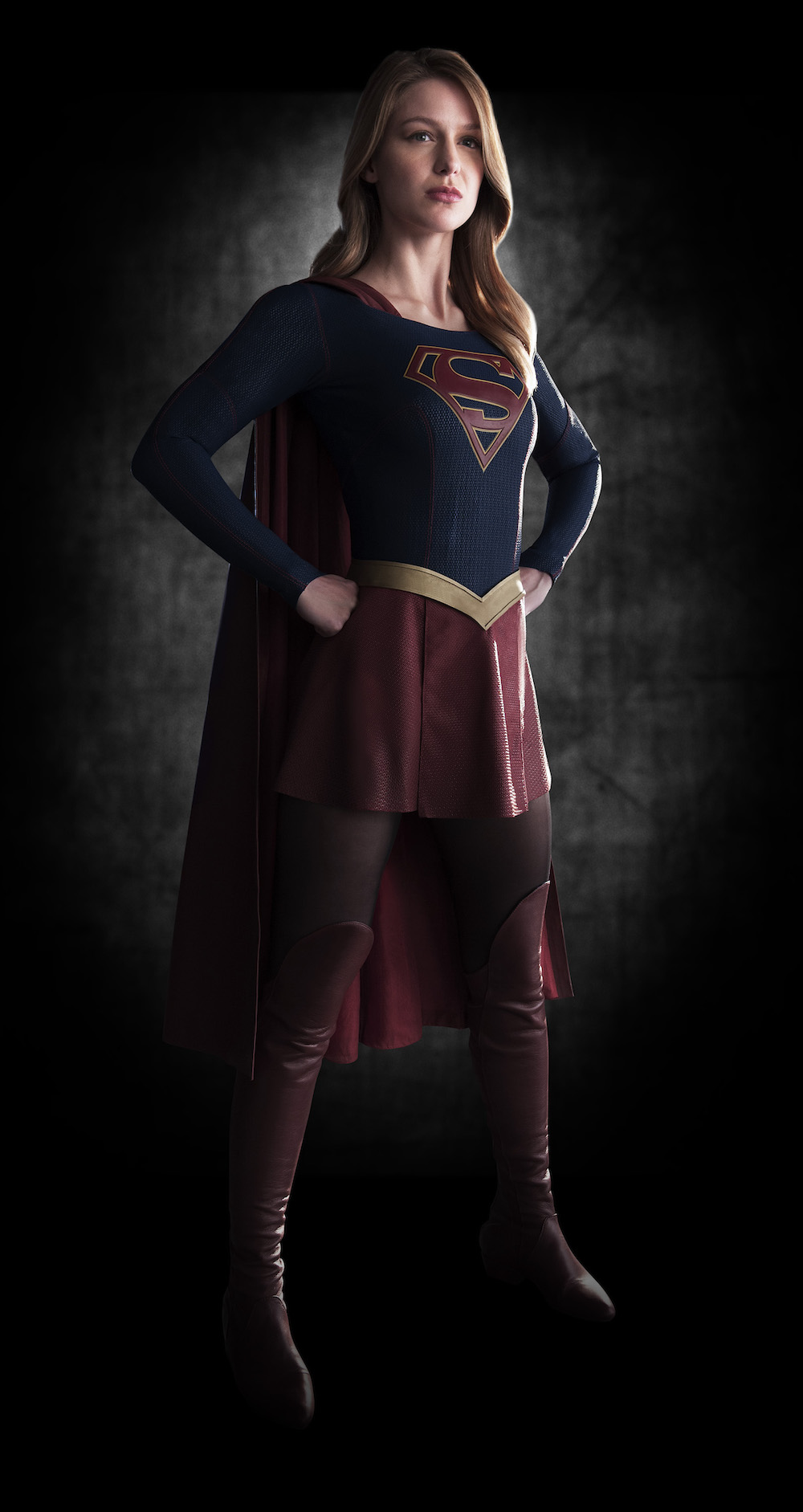 supergirl-first-look-image-full-body-2