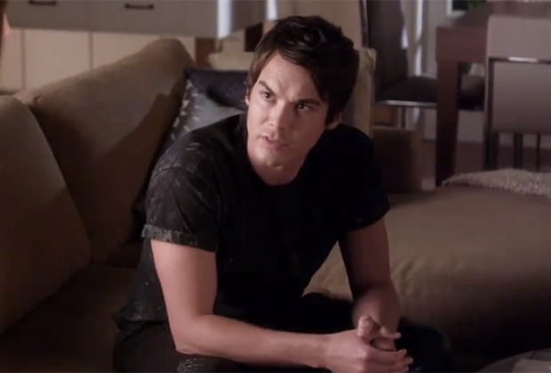 pretty-little-liars-future-06