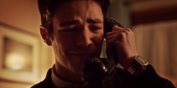 The Flash 2x13 - Barry Phone