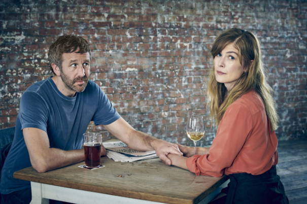 Chris O’Dowd as Tom, Rosamund Pike as Louise - State of the Union _ Season 1, Gallery - Photo Credit: Marc Hom/SundanceTV