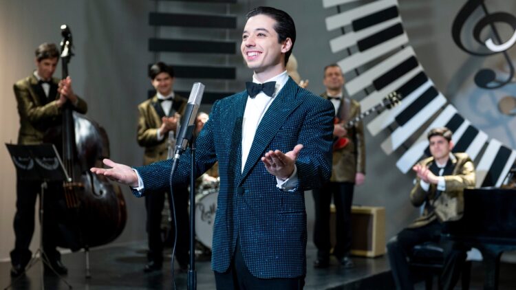 LUNA PARK (L to R) GUGLIELMO POGGI as GIGGI in episode 105 of LUNA PARK Cr. ANDREA MICONI/NETFLIX © 2021