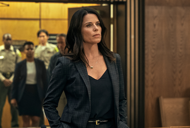 Lincoln Lawyer. (L to R) Carolyn Ratteray as Sara Ortiz, Neve Campbell as Maggie McPherson, Gabriel Burrafato as Mike Pomerantz in episode 110 of Lincoln Lawyer. Cr. Lara Solanki/Netflix © 2022