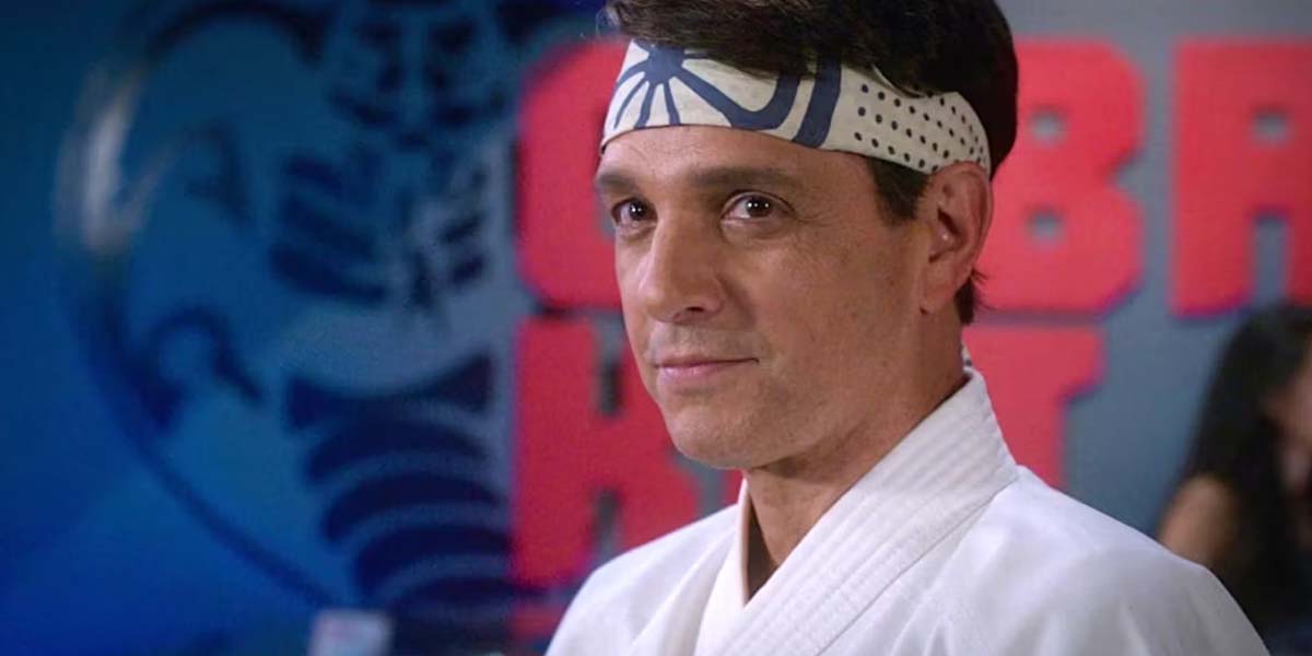 Cobra Kai Ralph Macchio Sul Fandom E Sul Possibile Cameo Di Hilary Swank Badtaste